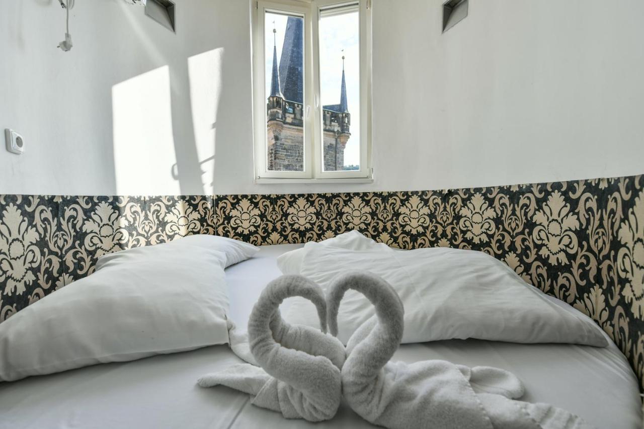 Amazing Charles Bridge Apartment Prague Exterior photo