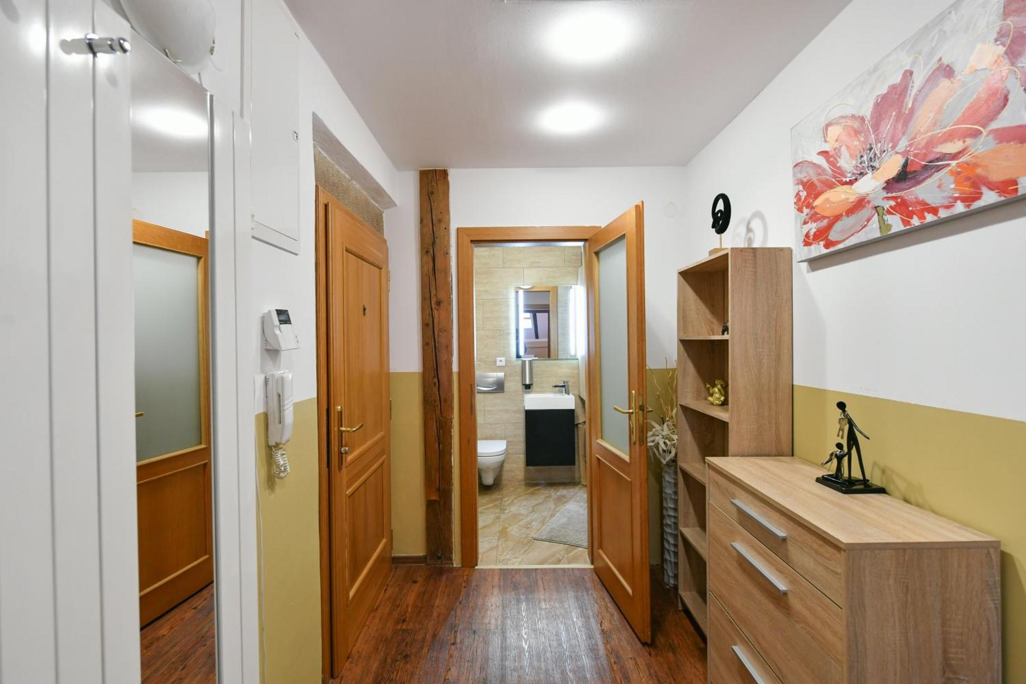 Amazing Charles Bridge Apartment Prague Exterior photo