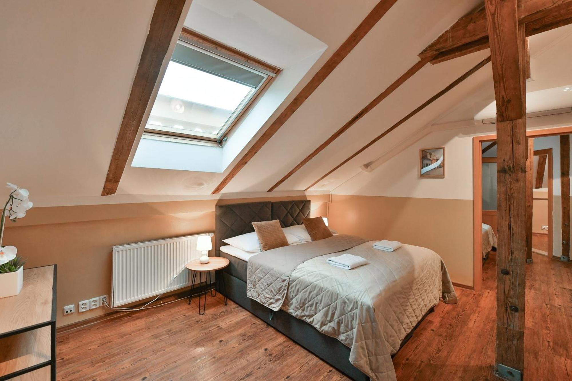 Amazing Charles Bridge Apartment Prague Exterior photo