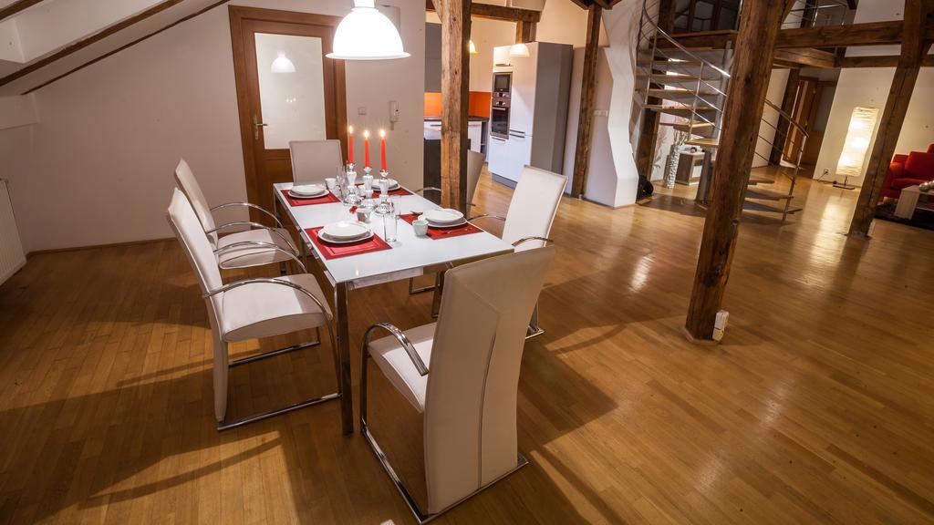 Amazing Charles Bridge Apartment Prague Room photo