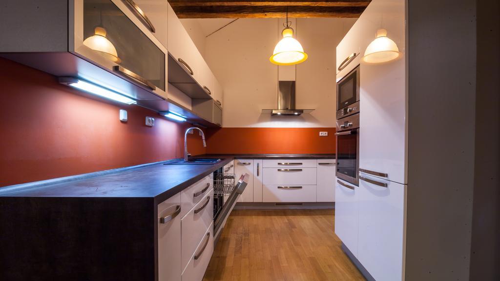 Amazing Charles Bridge Apartment Prague Room photo