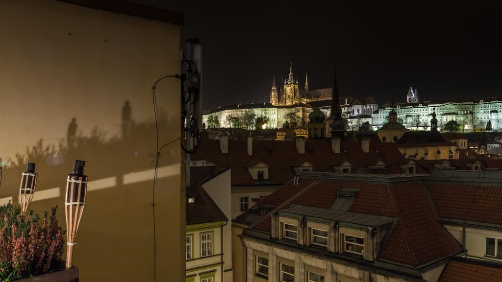 Amazing Charles Bridge Apartment Prague Room photo