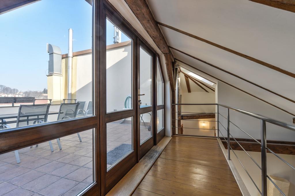 Amazing Charles Bridge Apartment Prague Exterior photo